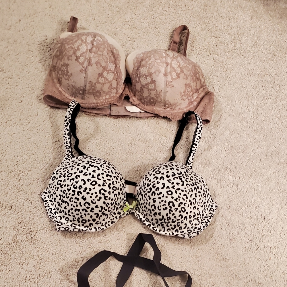 38D Victoria's Secret Bra Lot of 3 Sports Bra